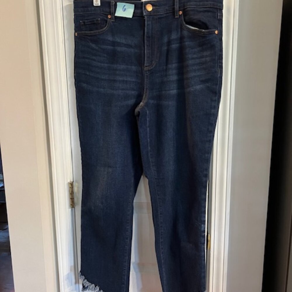 Loft Outlet Jeans size 14. The fit is = High Rise Straight with frayed hem.